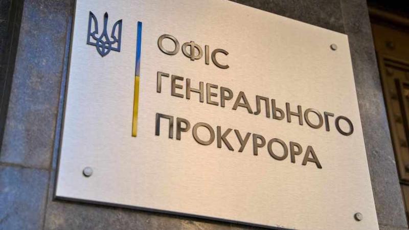 У Києві лікарка та військовослужбовець намагалися отримати від ветерана бойових дій 5 тисяч доларів за оформлення статусу інваліда.