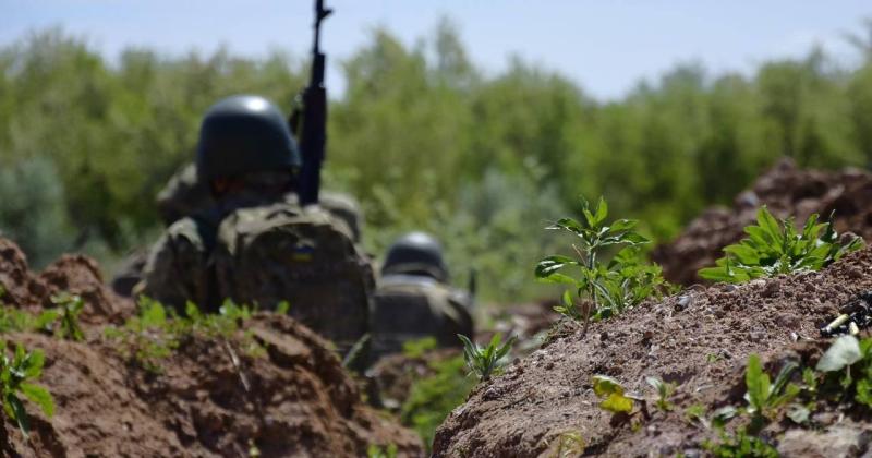 На напрямках Курахового та Покровського спостерігається збільшення кількості атак з боку російських військ, які сягнули 42 - повідомляє Генеральний штаб.