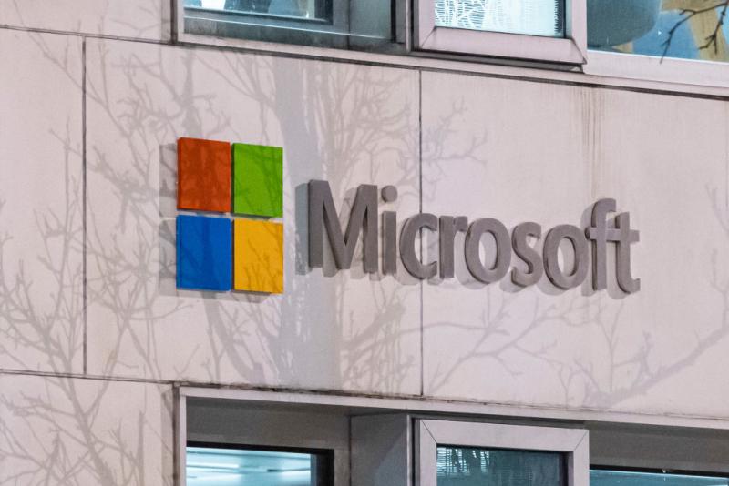 Згідно з доповіддю Microsoft, Росія дедалі більше використовує кіберактивістів для здійснення кібернальотів на своїх ворогів.