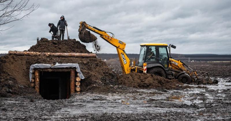 У Збройних Силах України повідомили про недостатність оборонних позицій між Покровськом і Павлоградом. Влада закликає громадян зберігати спокій.